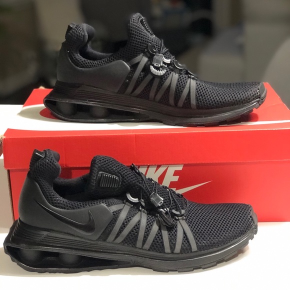 black nike shox mens